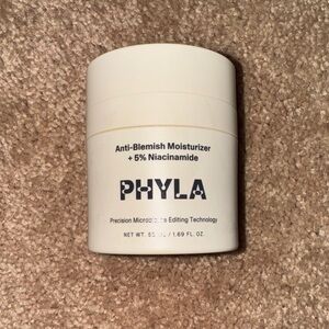 PHYLA | Anti-Blemish Moisturizer + 5% Niacinamide